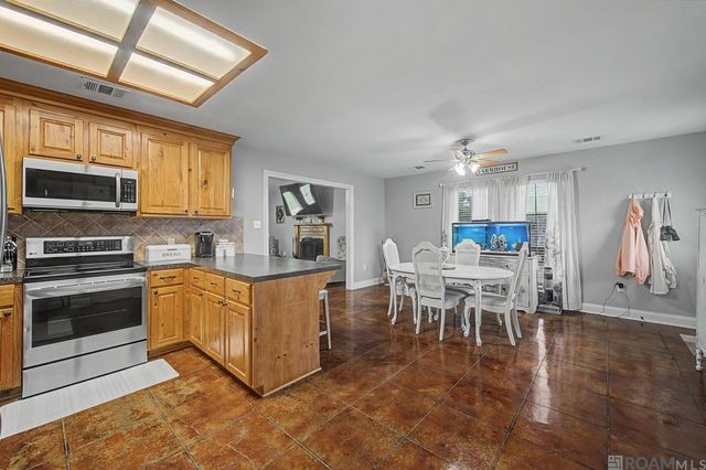 36149 Walker North Rd, Walker, LA 70785
