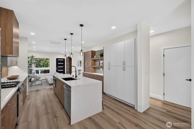 3247 40th Avenue SW, Seattle, WA 98116
