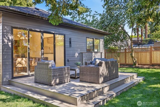 3247 40th Avenue SW, Seattle, WA 98116