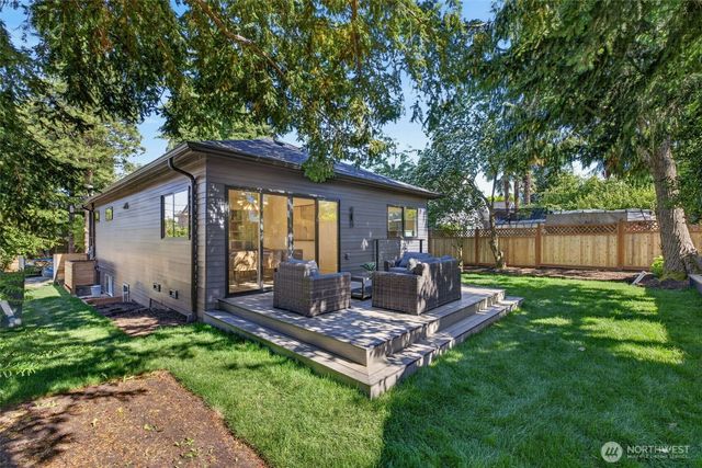 3247 40th Avenue SW, Seattle, WA 98116