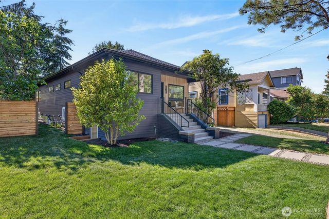 3247 40th Avenue SW, Seattle, WA 98116