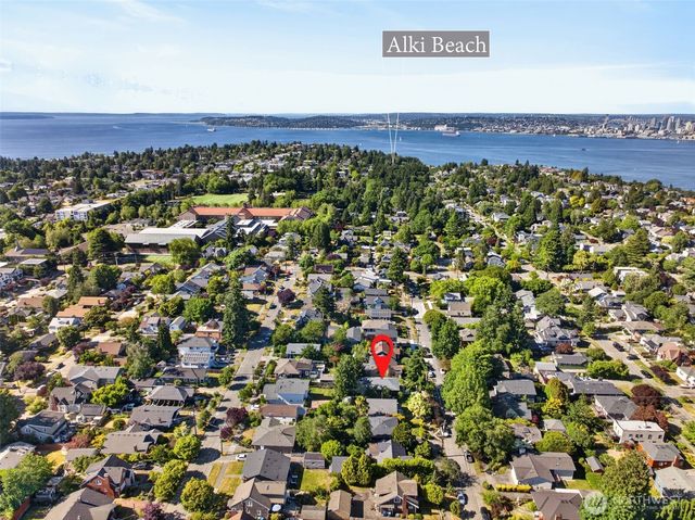 3247 40th Avenue SW, Seattle, WA 98116