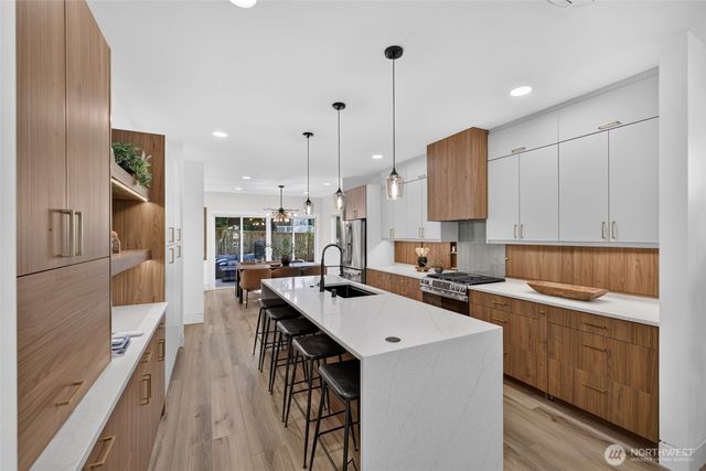 3247 40th Avenue SW, Seattle, WA 98116