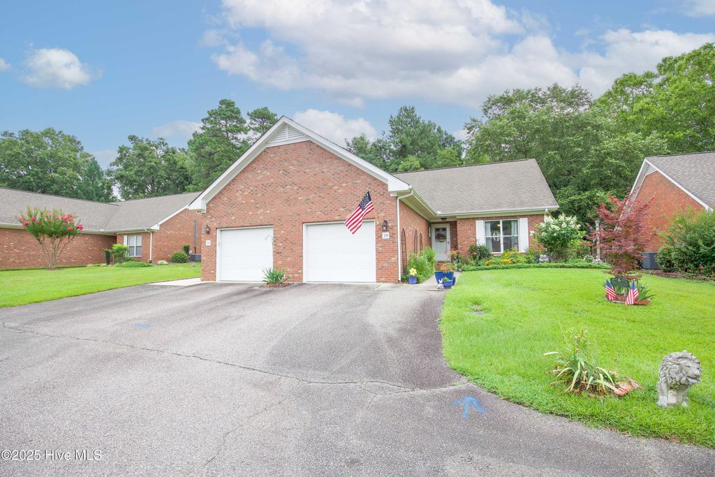 320 Hiscott Lane, Pinehurst, NC 28374