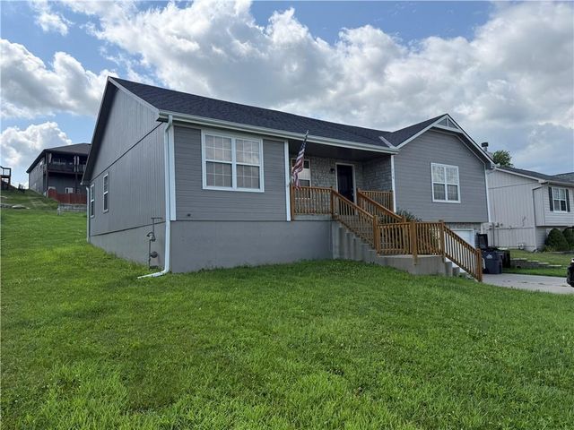 716 SW Brome Drive, Grain Valley, MO 64029