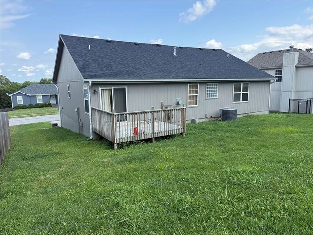 716 SW Brome Drive, Grain Valley, MO 64029