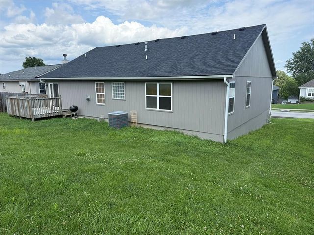 716 SW Brome Drive, Grain Valley, MO 64029
