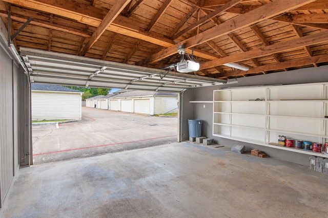 12176 Beamer Road, Houston, TX 77089