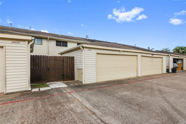 12176 Beamer Road, Houston, TX 77089