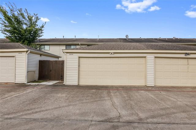 12176 Beamer Road, Houston, TX 77089