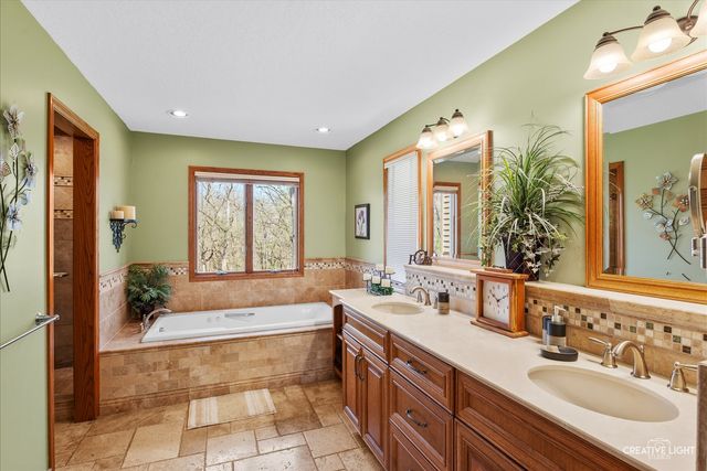 10045 N Bell Road, Minooka, IL 60447