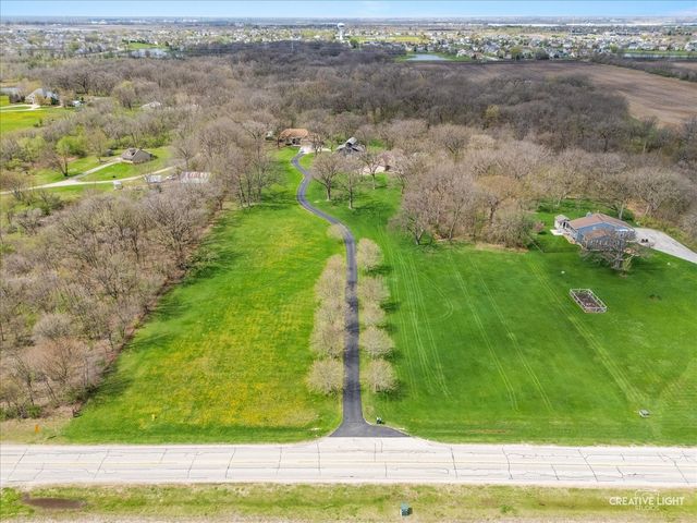 10045 N Bell Road, Minooka, IL 60447