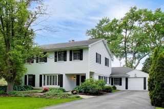 5340 Wolf Road, Western Springs, IL 60558