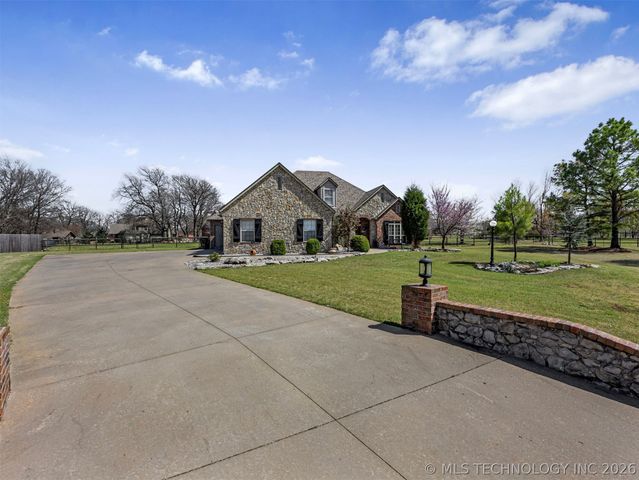 19592 E 73rd Place N, Owasso, OK 74055