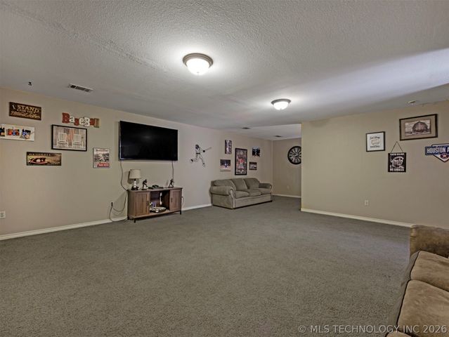 19592 E 73rd Place N, Owasso, OK 74055