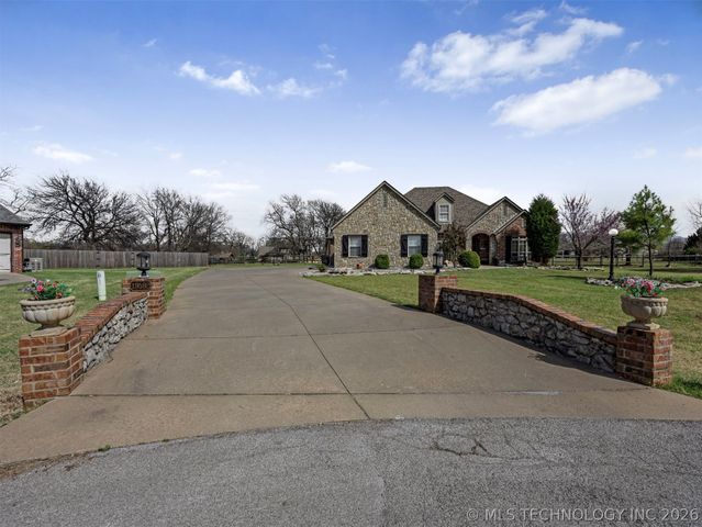 19592 E 73rd Place N, Owasso, OK 74055