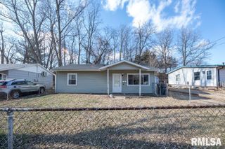 1323 FENLEY Street, Pekin, IL 61554