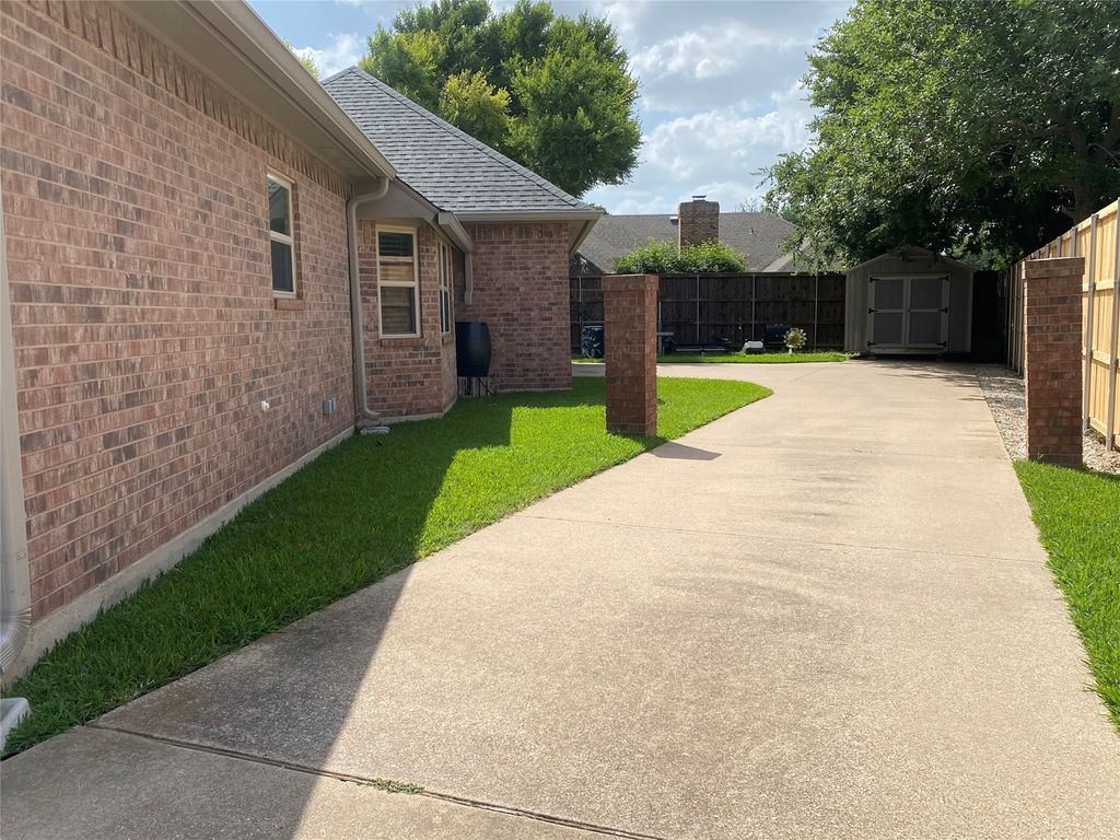1631 Greenway Court, Midlothian, TX 76065 — photo 3