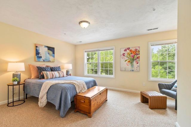 8 Bradley Dr C, Groton, MA 01450