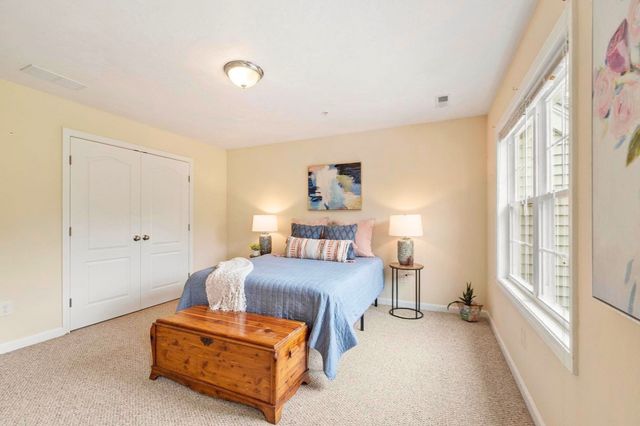 8 Bradley Dr C, Groton, MA 01450