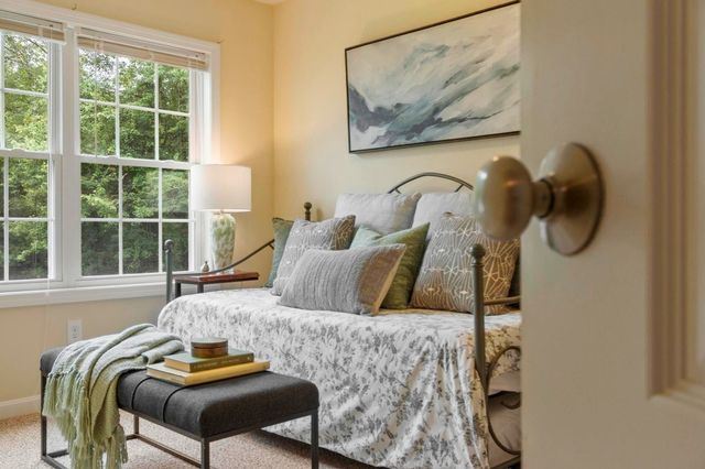 8 Bradley Dr C, Groton, MA 01450
