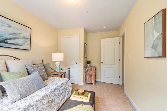 8 Bradley Dr C, Groton, MA 01450
