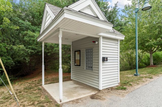 8 Bradley Dr C, Groton, MA 01450