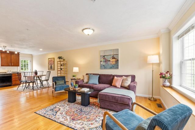 8 Bradley Dr C, Groton, MA 01450