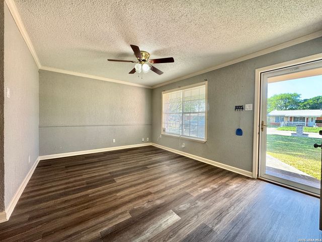 7426 CARTWHEEL LN, San Antonio, TX 78227