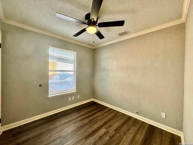 7426 CARTWHEEL LN, San Antonio, TX 78227