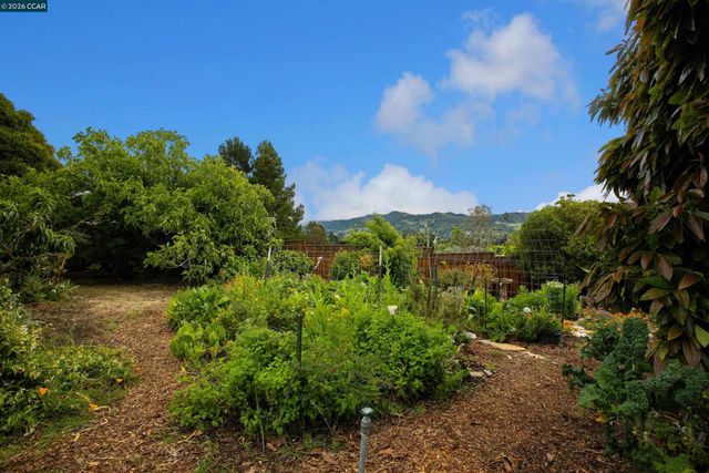 641 Donna Mae Ct, El Sobrante, CA 94803