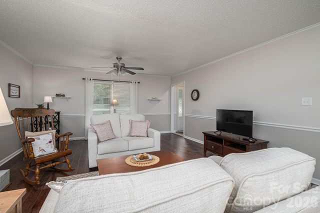 1657 Stallion Way, Gastonia, NC 28056