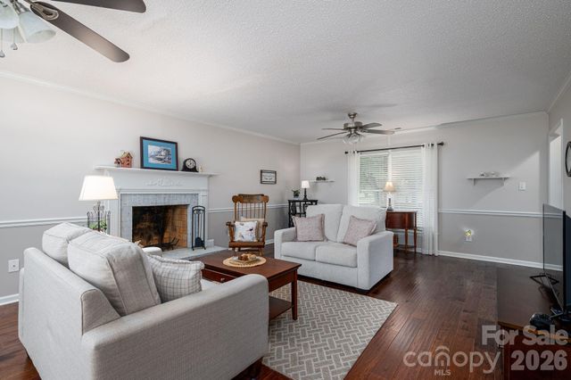 1657 Stallion Way, Gastonia, NC 28056