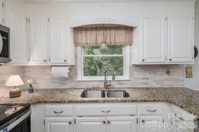 1657 Stallion Way, Gastonia, NC 28056