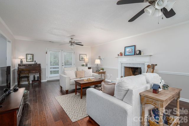 1657 Stallion Way, Gastonia, NC 28056