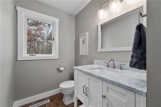 E29206 River Road, Stanley, WI 54768