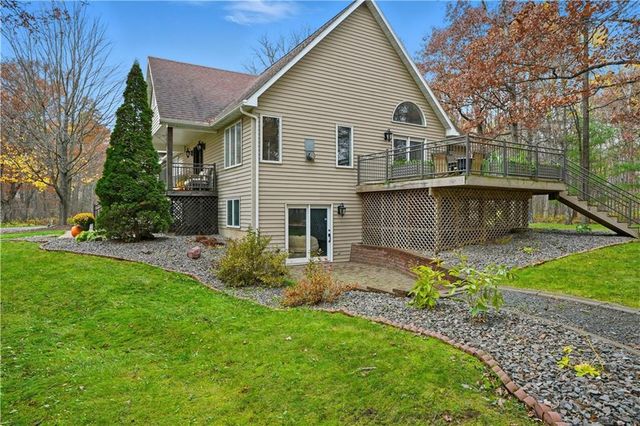 E29206 River Road, Stanley, WI 54768