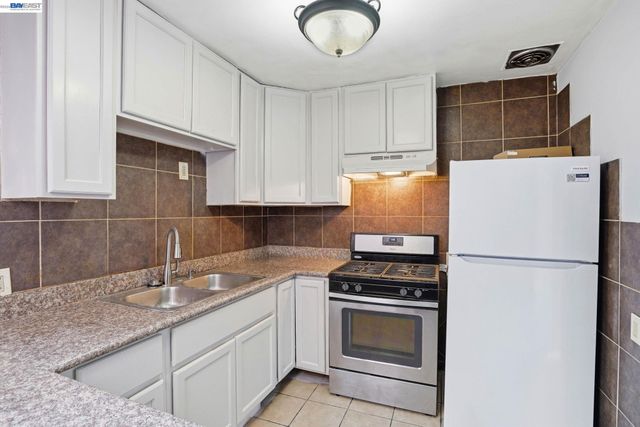 2740 73Rd Ave, Oakland, CA 94605