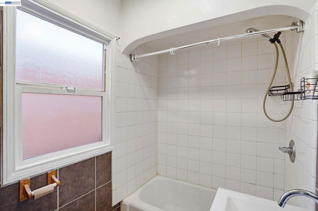 2740 73Rd Ave, Oakland, CA 94605