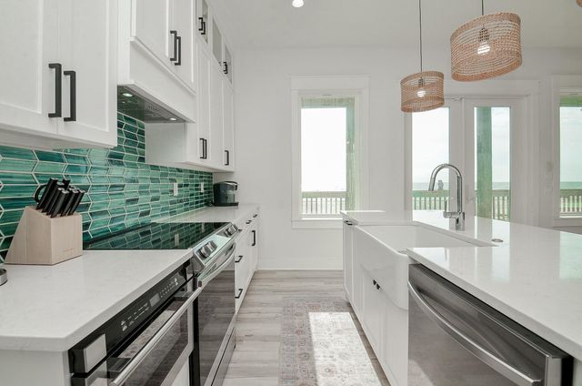 23110 Gulf Drive, Galveston, TX 77554