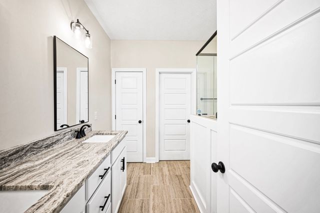 1749 Powell Rd, Clarksville, TN 37043