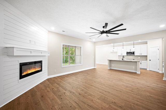 1749 Powell Rd, Clarksville, TN 37043