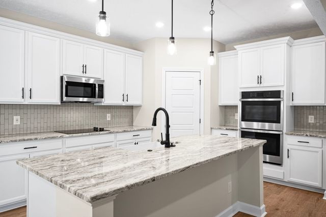 1749 Powell Rd, Clarksville, TN 37043