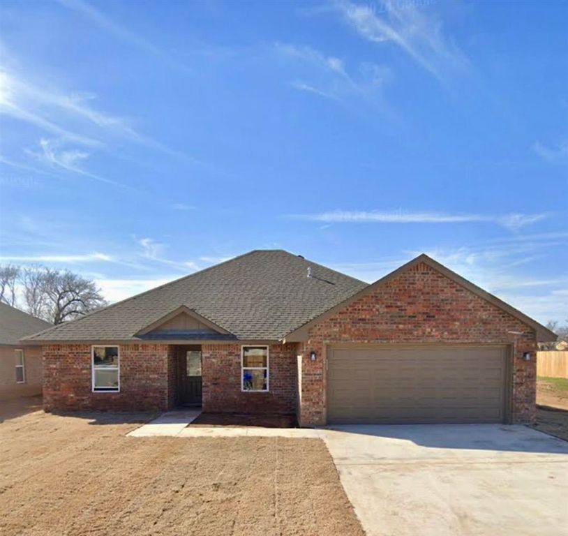 108 NW Elm, Cache, OK 73527
