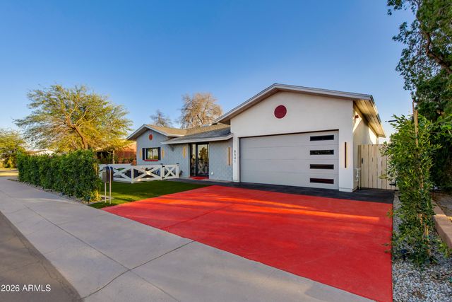 8541 E THOMAS Road, Scottsdale, AZ 85251