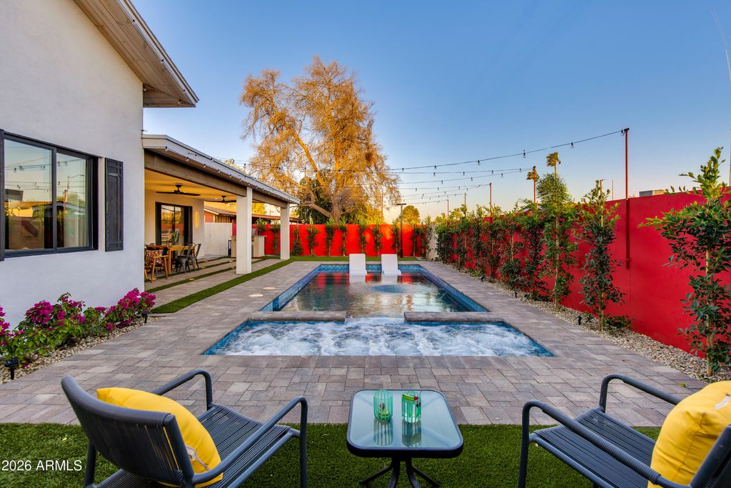 8541 E THOMAS Road, Scottsdale, AZ 85251