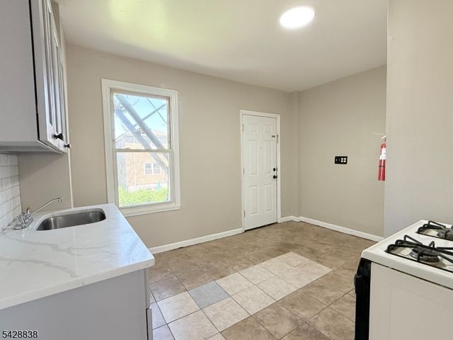 79 Godwin Ave, Paterson City, NJ 07501