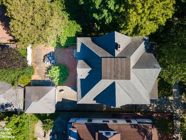 558 E 23RD Street, New York City, NY 11210