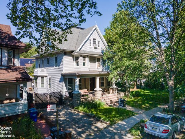 558 E 23RD Street, New York City, NY 11210