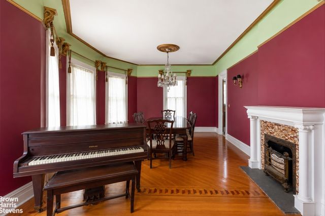 558 E 23RD Street, New York City, NY 11210